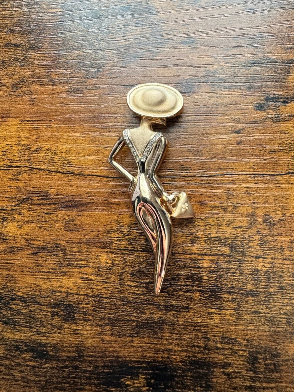Lady Remington Vintage Feb 04 Gold Brooch Figural Lady Wide Brim Hat Swing Purse